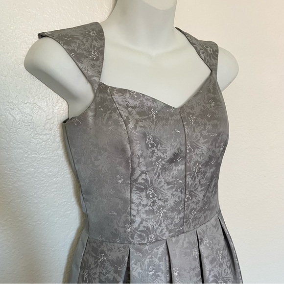 Eric + Lani Silver Metallic Jacquard Mini Dress Fit and Flare Cocktail Dress XS - Picture 2 of 16